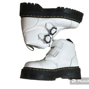 Dr Martens DOC Devon Flower Platform Boots Women 8
